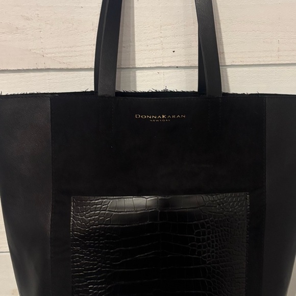Donna Karan Large Tote Bag
Cashmere Mist Black Designer 14 in×16 in
Never Used ! - Picture 7 of 15